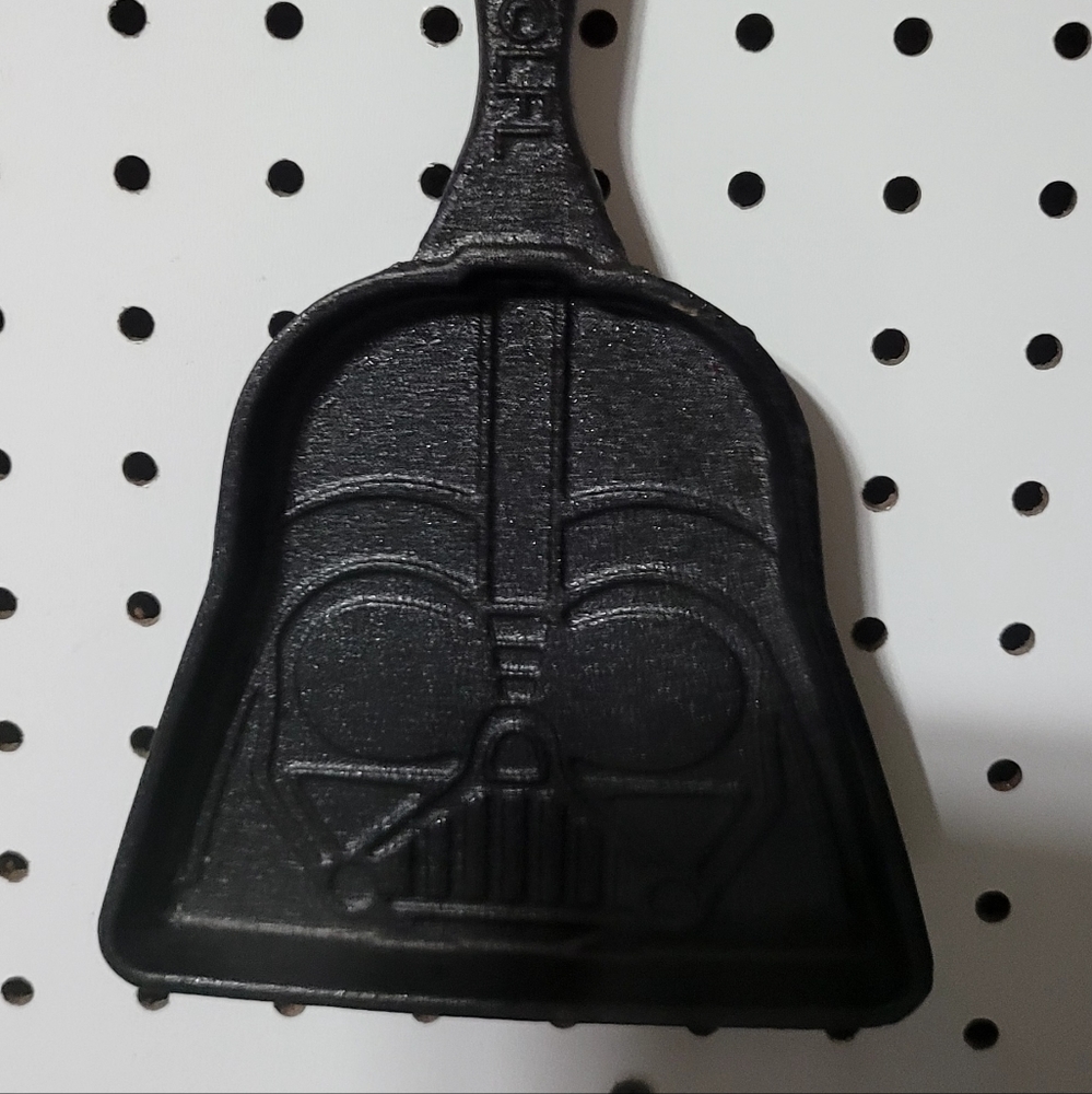 Star Wars Darth Vader Cast Iron Baking Skillet Disney